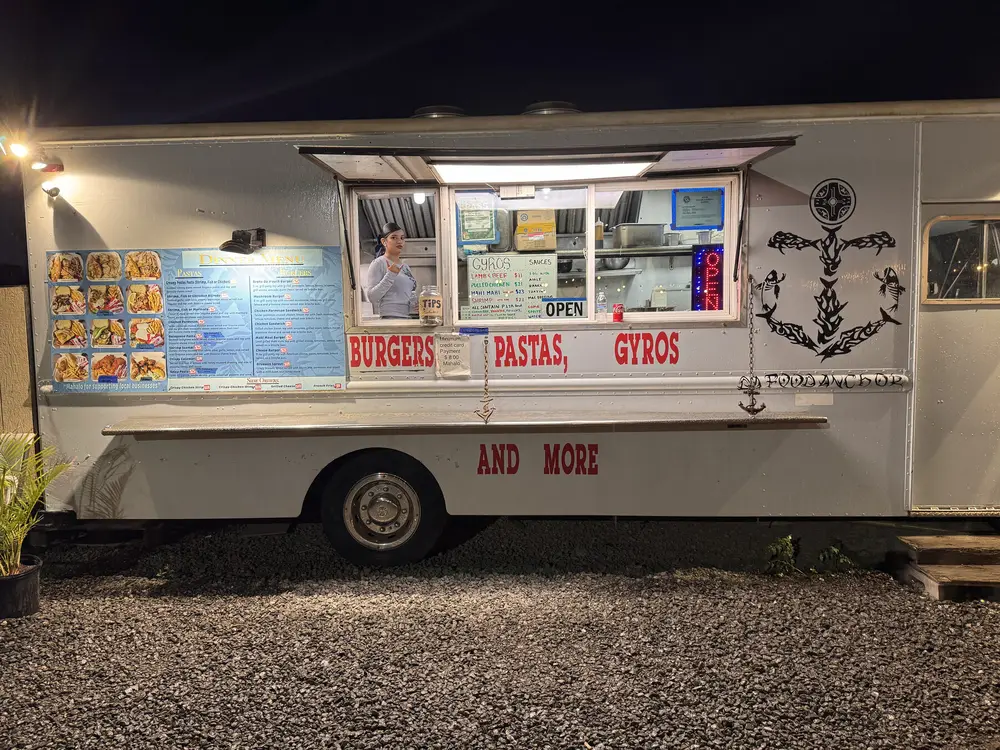 Pasta, Gyros & Burgers food truck near Maui Sands