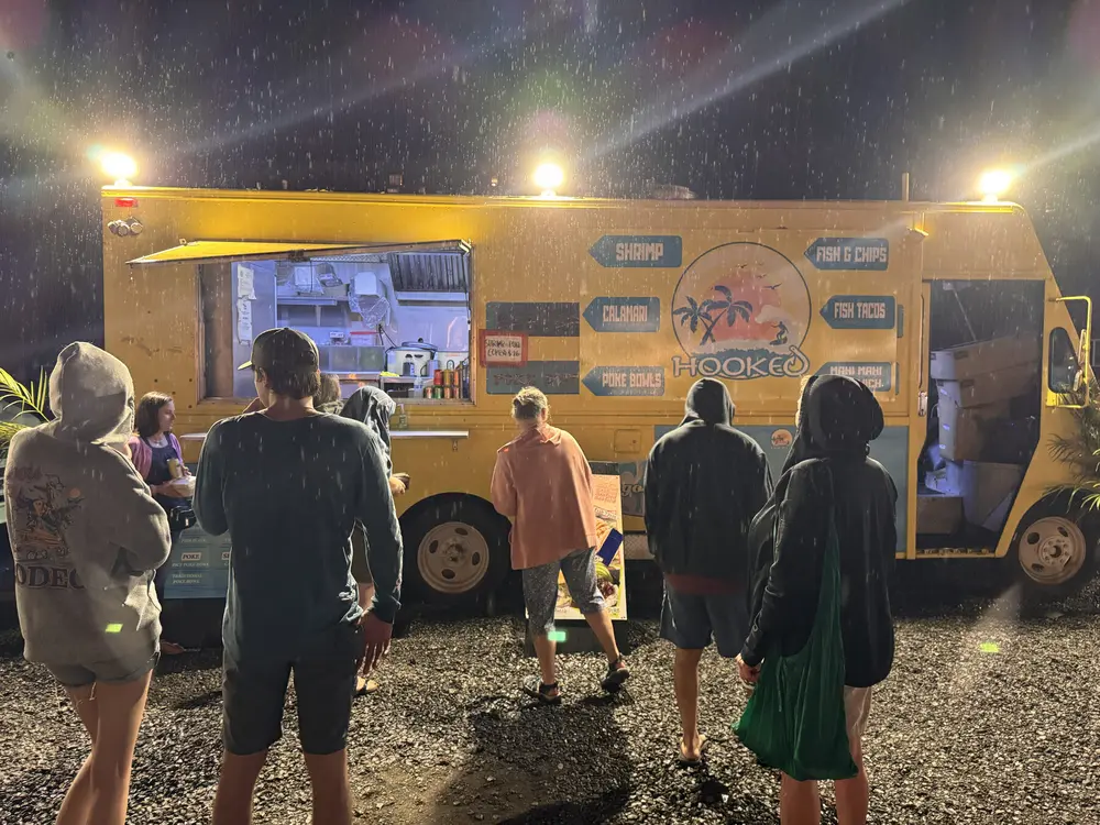Fish, Shrimp & Poke food truck near Maui Sands